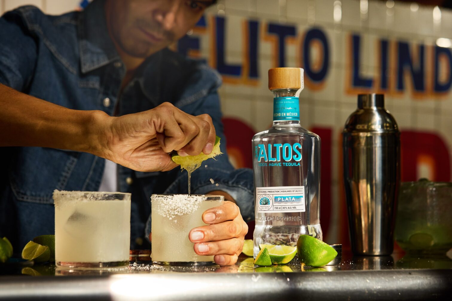 Altos mixing drink