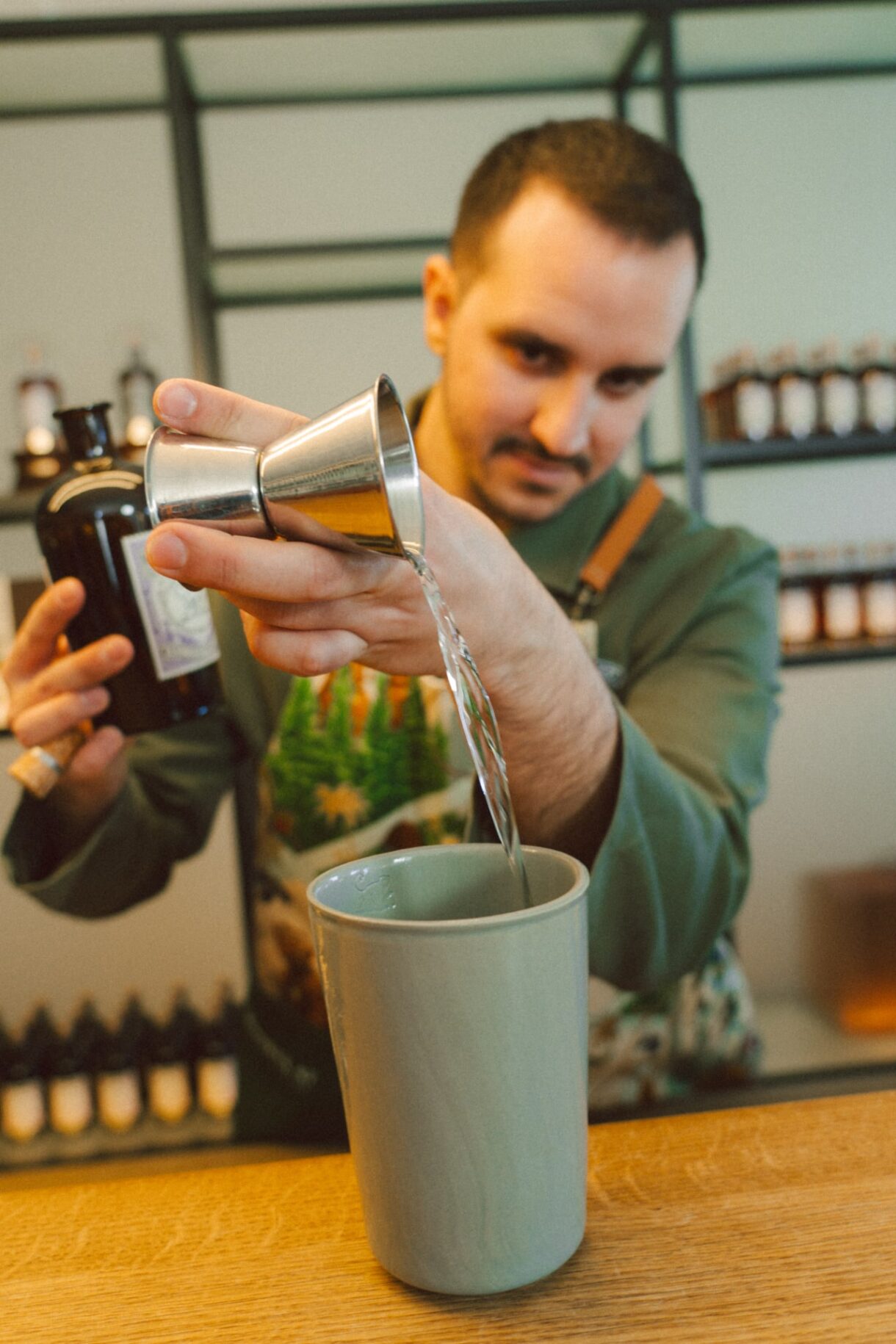 Fabrizio Balbi mixing a drink